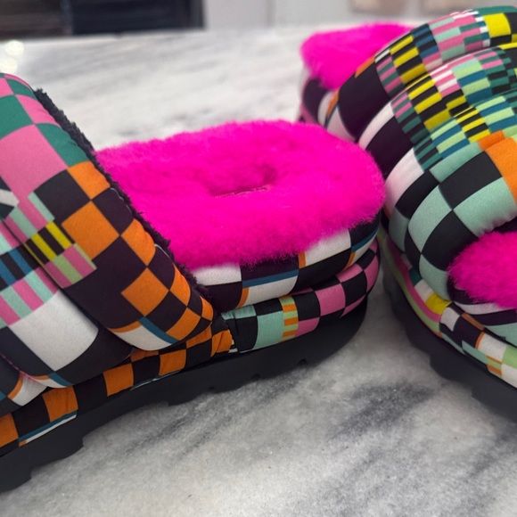 UGG Checks Slides Pink - Picture 4 of 5